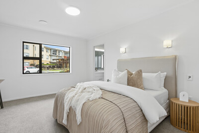 Villa with double garage