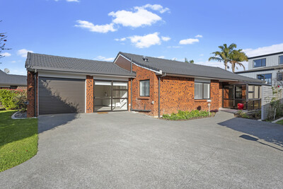 Two bedroom villa with single garage and rumpus